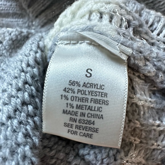 Gray Sequined Snowflake Sweater size small - Picture 3 of 7